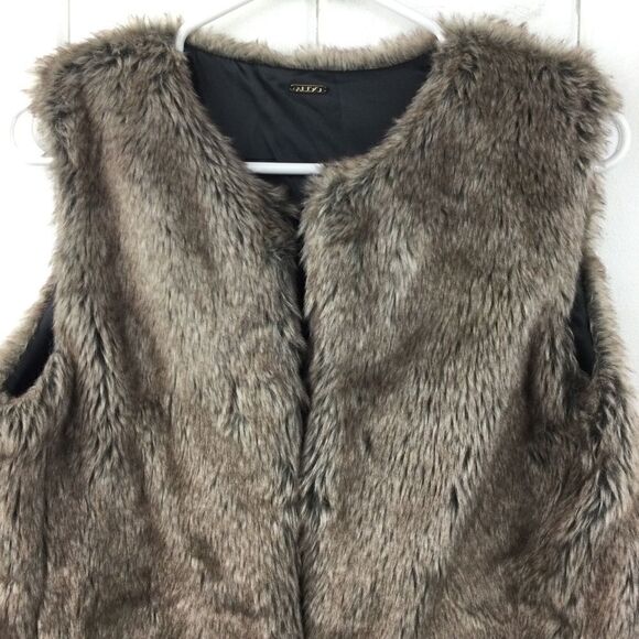 Aldo Faux Fur Brown Vest w/Side Pockets - Medium - Picture 2 of 10
